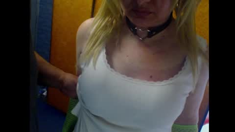 Snapshot of blontsex chatting on 3, 5, 2026 Blontsex online show from 3, 5, 2026