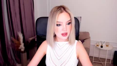 Sophia online show from 5, 3, 2025