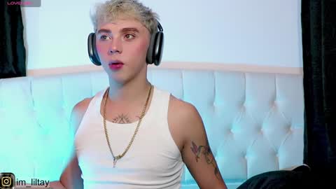 Snapshot of blue_boy_1 chatting on 26, 12, 2024 TAY online show from 26, 12, 2024