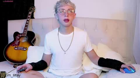 Snapshot of blue_boy_1 chatting on 20, 2, 2025 TAY online show from 20, 2, 2025