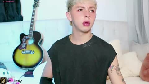 Snapshot of blue_boy_1 chatting on 24, 2, 2025 TAY online show from 24, 2, 2025