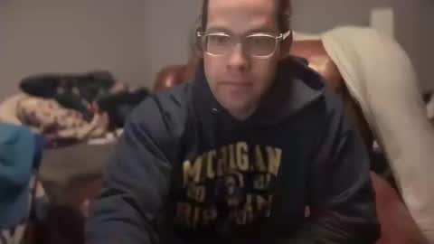 Snapshot of blue_eyed_boy2 chatting on 19, 10, 2025 blue_eyed_boy2 online show from 19, 10, 2025