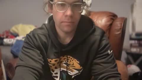 Snapshot of blue_eyed_boy2 chatting on 20, 12, 2025 blue_eyed_boy2 online show from 20, 12, 2025