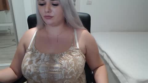 Snapshot of blue_eyes96 chatting on 12, 9, 2025 Juliet online show from 12, 9, 2025
