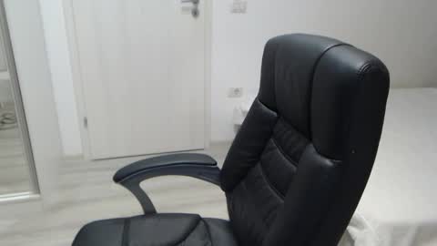 Snapshot of blue_eyes96 chatting on 15, 10, 2025 Juliet online show from 15, 10, 2025
