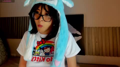 Snapshot of blue_sixx chatting on 19, 9, 2025 blue_sixx online show from 19, 9, 2025