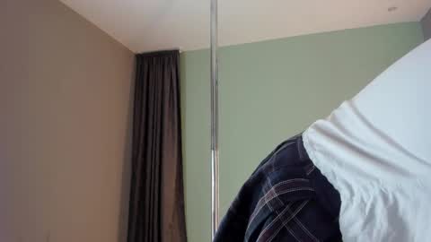 Snapshot of blue_sixx chatting on 2, 10, 2025 blue_sixx online show from 2, 10, 2025