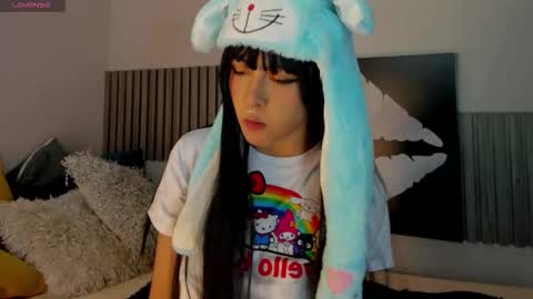 Snapshot of blue_sixx chatting on 11, 10, 2025 blue_sixx online show from 11, 10, 2025