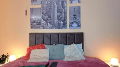 Snapshot of blue_sixx chatting on 2, 11, 2025 blue_sixx online show from 2, 11, 2025