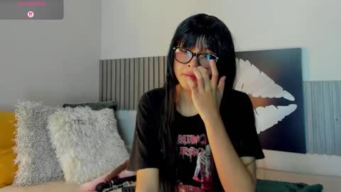 Snapshot of blue_sixx chatting on 5, 11, 2025 blue_sixx online show from 5, 11, 2025