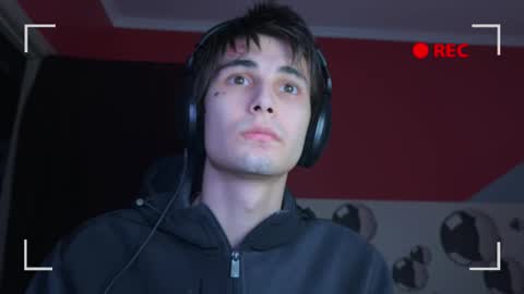 Snapshot of blue_w0rld chatting on 27, 10, 2025 SONNYVAN online show from 27, 10, 2025