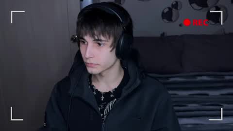 Snapshot of blue_w0rld chatting on 29, 10, 2025 SONNYVAN online show from 29, 10, 2025