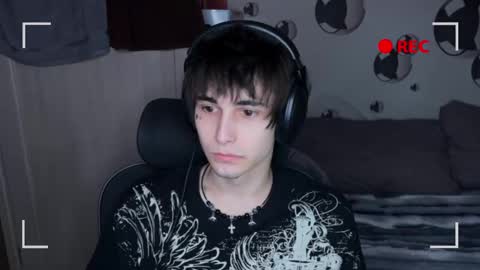 Snapshot of blue_w0rld chatting on 31, 10, 2025 SONNYVAN online show from 31, 10, 2025