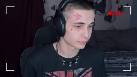 Snapshot of blue_w0rld chatting on 9, 11, 2025 SONNYVAN online show from 9, 11, 2025