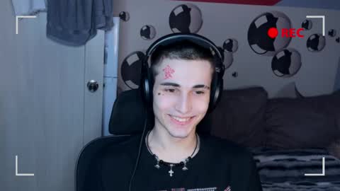 Snapshot of blue_w0rld chatting on 13, 11, 2025 SONNYVAN online show from 13, 11, 2025