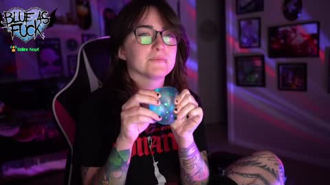 Snapshot of blueasfuck chatting on 20, 12, 2024 Blue online show from 20, 12, 2024