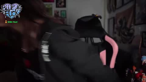 Snapshot of blueasfuck chatting on 8, 10, 2025 Blue online show from 8, 10, 2025