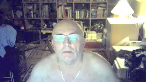 Snapshot of bluebox65 chatting on 14, 12, 2025 bluebox65 online show from 14, 12, 2025