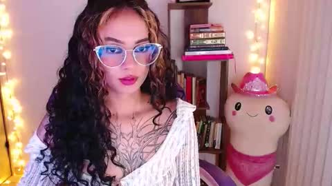 Snapshot of bluee_v chatting on 29, 10, 2025 Im Abril .. Nice to meet you thumb up me please its important INDEPENDENT MODEL online show from 29, 10, 2025