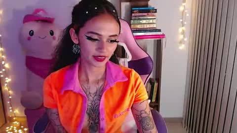 Snapshot of bluee_v chatting on 12, 5, 2026 Im Abril .. Nice to meet you thumb up me please its important INDEPENDENT MODEL online show from 12, 5, 2026