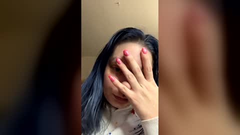 Snapshot of blueeyedbeauty92 chatting on 4, 12, 2025 blueeyedbeauty92 online show from 4, 12, 2025