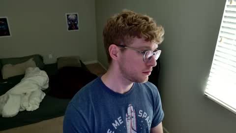 Snapshot of blueeyedtallguy chatting on 8, 7, 2026 blueeyedtallguy online show from 8, 7, 2026