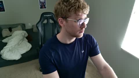 Snapshot of blueeyedtallguy chatting on 16, 7, 2026 blueeyedtallguy online show from 16, 7, 2026