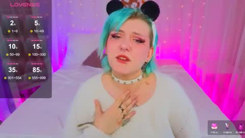 Snapshot of bluelunaray chatting on 19, 9, 2025 Hi my name is Lunaray online show from 19, 9, 2025