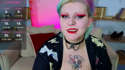 Snapshot of bluelunaray chatting on 13, 10, 2025 Hi my name is Lunaray online show from 13, 10, 2025