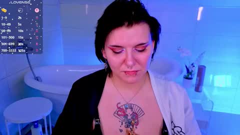 Snapshot of bluelunaray chatting on 22, 11, 2025 Hi my name is Lunaray online show from 22, 11, 2025