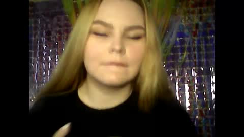 blushing_star online show from 16, 2, 2025