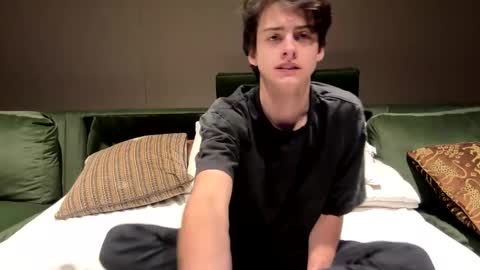 Snapshot of bluskyzz chatting on 4, 2, 2025 BluSky online show from 4, 2, 2025