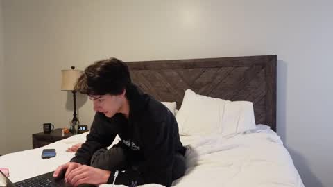 Snapshot of bluskyzz chatting on 12, 2, 2025 BluSky online show from 12, 2, 2025