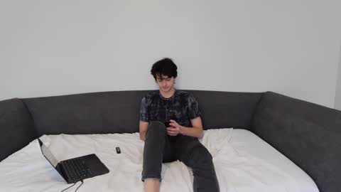 Snapshot of bluskyzz chatting on 14, 2, 2025 BluSky online show from 14, 2, 2025