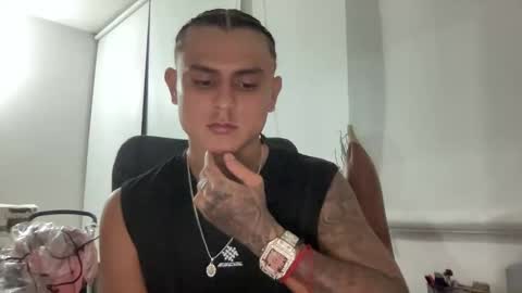 Snapshot of bob_pettersonn chatting on 19, 10, 2025 Bob  INDEPENDENT MODEL online show from 19, 10, 2025