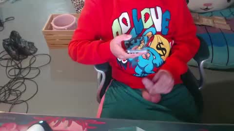 Snapshot of bobby12395 chatting on 11, 10, 2025 Big dick energy online show from 11, 10, 2025