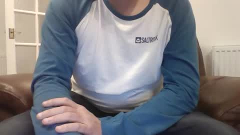 Snapshot of bobby_113 chatting on 15, 4, 2026 bobby_113 online show from 15, 4, 2026