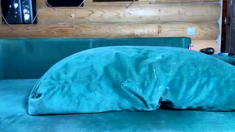 Snapshot of bohemianrhapsody1 chatting on 21, 11, 2025 Nail and Olivia online show from 21, 11, 2025