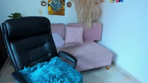  Salma Independent Model online show from 30, 1, 2025