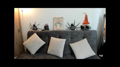 Bombom  online show from 14, 10, 2025