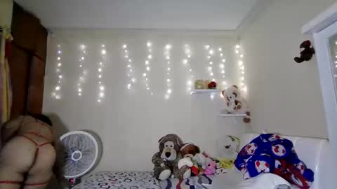 Snapshot of bombon_205661 chatting on 26, 11, 2025 Melanie online show from 26, 11, 2025