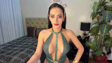 Snapshot of bombshelllaurax chatting on 8, 11, 2025 bombshelllaurax online show from 8, 11, 2025