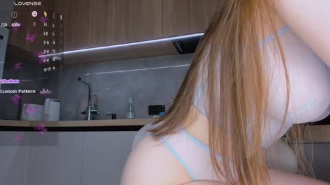 Snapshot of bondgirl4fun chatting on 15, 12, 2024 Olly online show from 15, 12, 2024