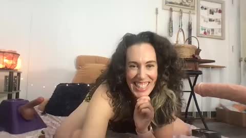 Snapshot of bonfirebonnie chatting on 5, 12, 2024 Bonnie online show from 5, 12, 2024
