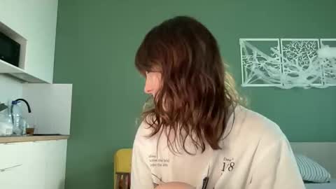 Snapshot of bonjourlabelle chatting on 2, 11, 2025 Mary 3 live time content 18 online show from 2, 11, 2025