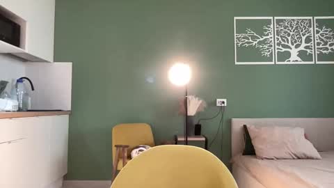 Snapshot of bonjourlabelle chatting on 19, 11, 2025 Mary 3 live time content 18 online show from 19, 11, 2025