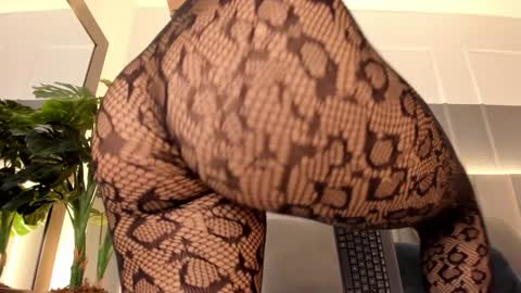 Snapshot of bonnie_bloom chatting on 3, 1, 2025 Bonnie online show from 3, 1, 2025