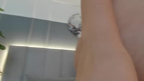 Snapshot of bonnie_bloom chatting on 12, 1, 2025 Bonnie online show from 12, 1, 2025