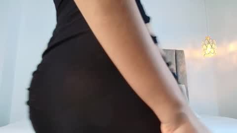 Snapshot of bonnie_bloom chatting on 9, 10, 2025 Bonnie online show from 9, 10, 2025