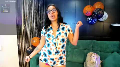 Snapshot of bonnie_cosmic chatting on 9, 10, 2025 Bonnie online show from 9, 10, 2025